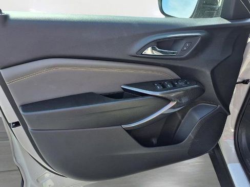 New 2026 Chevrolet Trax ACTIV w/ Sunroof Package FWD image 15