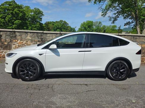 Used 2023 Tesla Model X AWD/4WD image 8