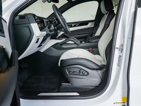 New 2026 Porsche Cayenne Coupe AWD/4WD image 5
