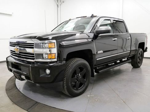 Used 2015 Chevrolet Silverado 2500 High Country AWD/4WD image 3