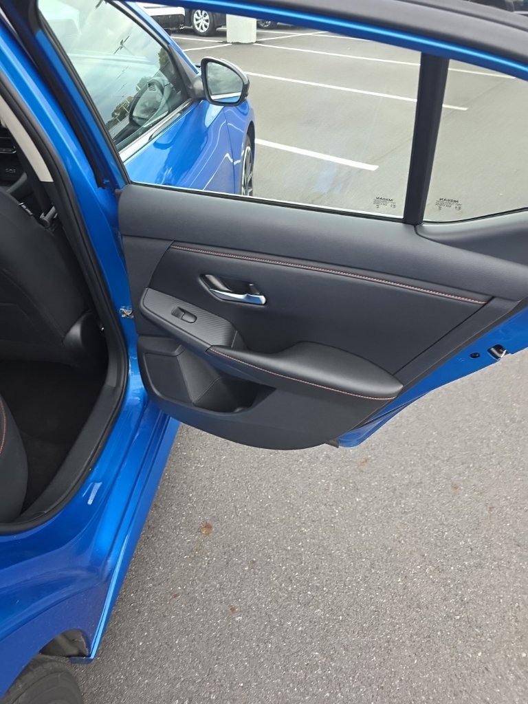 Used 2025 Nissan Sentra SR FWD image 19