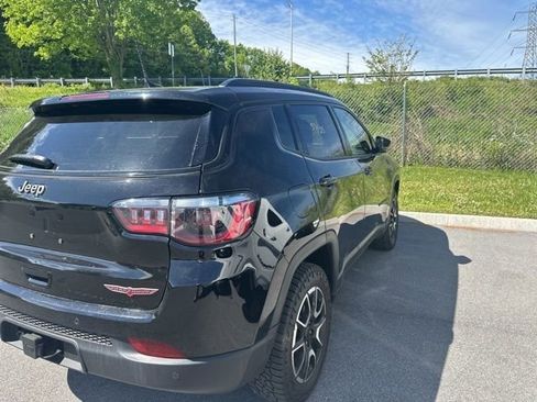 Used 2025 Jeep Compass Trailhawk w/ Trailer Tow Group AWD/4WD image 20