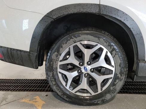 Used 2021 Subaru Forester Premium AWD/4WD image 15