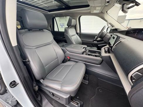 Used 2025 Ford Expedition Max Active image 29