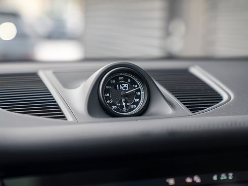 Certified 2026 Porsche Macan Turbo image 12