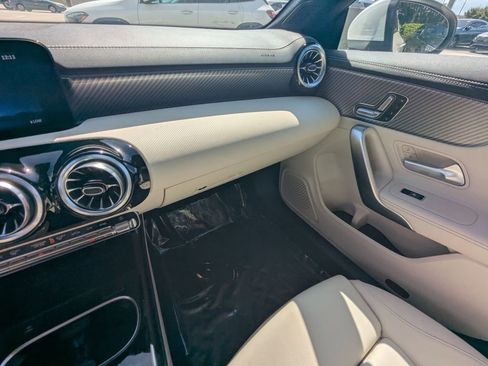 Used 2025 Mercedes-Benz CLA 250 4MATIC image 4