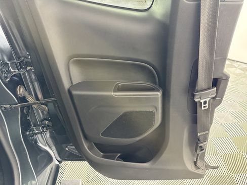 Used 2015 Chevrolet Colorado LT image 24