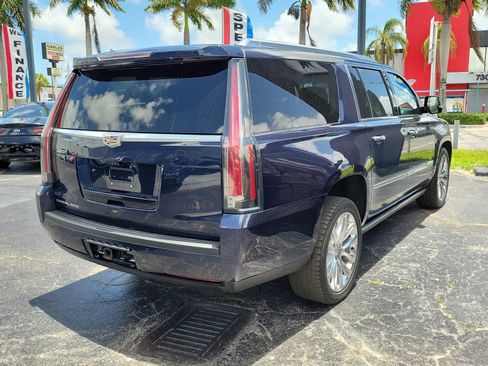 Used 2019 Cadillac Escalade ESV Premium Luxury AWD/4WD image 4