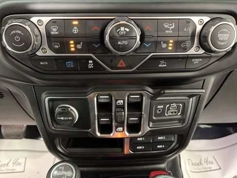 Used 2022 Jeep Wrangler Unlimited Sahara w/ Cold Weather Group image 27