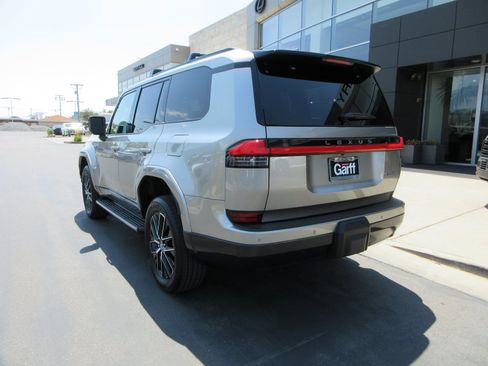 Used 2026 Lexus GX 550 w/ Cold Area Package AWD/4WD image 5