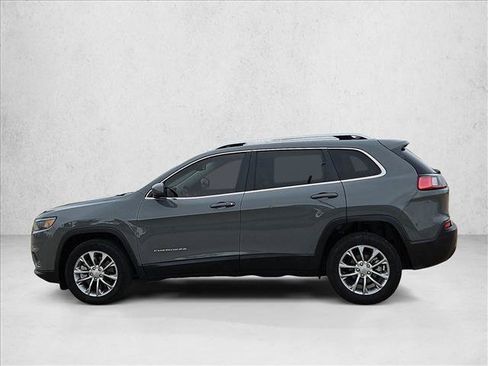 Used 2021 Jeep Cherokee Latitude Plus w/ Sun & Sound Group FWD image 9