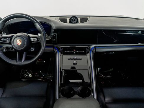 Used 2025 Porsche Panamera 4 image 54