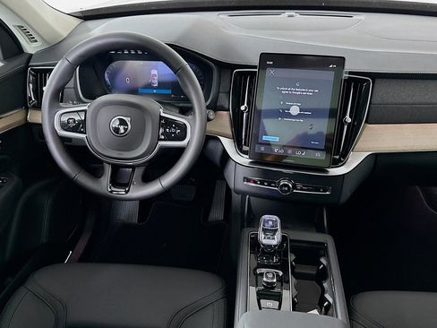 Used 2026 Volvo XC90 B5 Plus w/ Protection Package Premier image 18