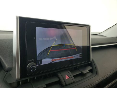 Used 2025 Toyota RAV4 XLE AWD/4WD image 28