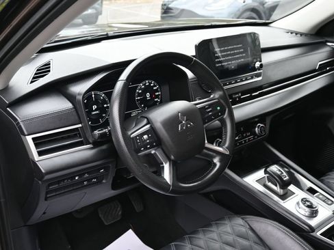 Used 2024 Mitsubishi Outlander SEL Black Edition AWD/4WD image 18