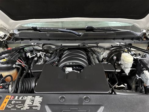 Used 2018 Chevrolet Silverado 1500 LT w/ All Star Edition image 24