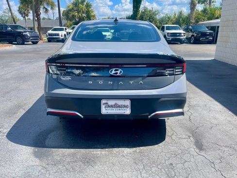 Used 2025 Hyundai Sonata SE FWD image 8