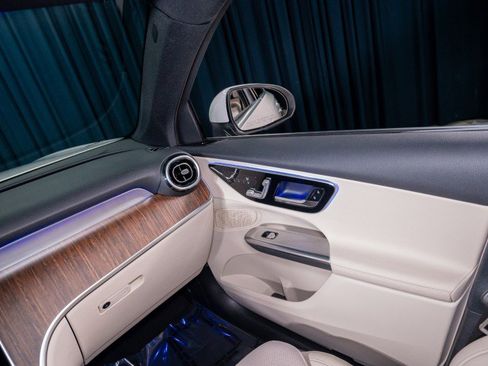 Used 2026 Mercedes-Benz GLC 300 image 22