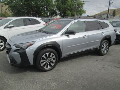 Used 2023 Subaru Outback Limited AWD/4WD image 1