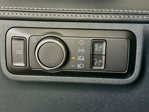 Used 2025 Ford Mustang Premium RWD image 17