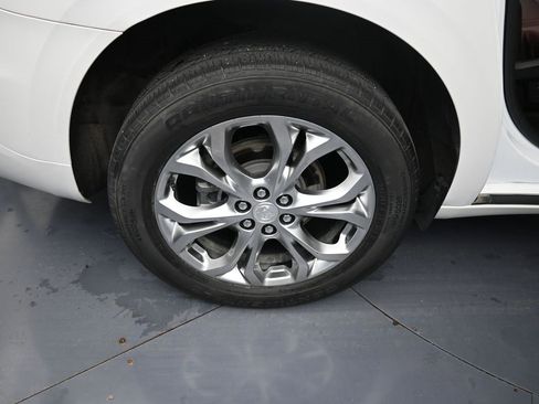 Used 2020 Buick Enclave Avenir image 24