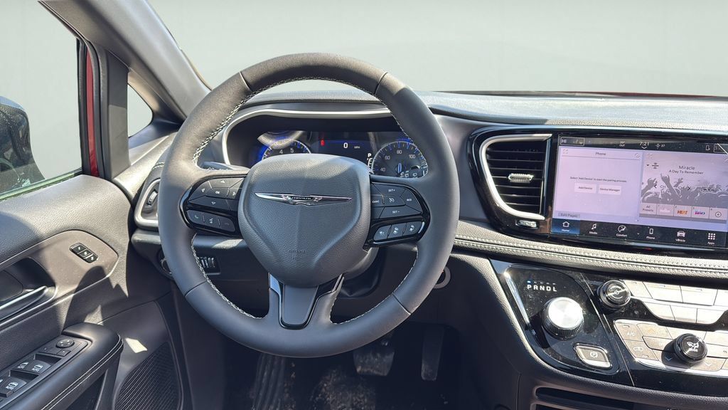 New 2026 Chrysler Pacifica Select w/ S Appearance Package AWD/4WD image 15
