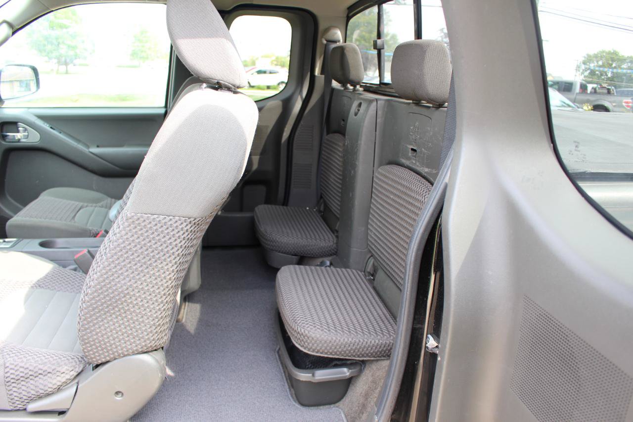 Used 2014 Nissan Frontier SV w/ SV Value Truck Package AWD/4WD image 30