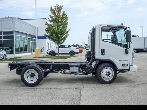 New 2025 Chevrolet Low Cab Forward image 2