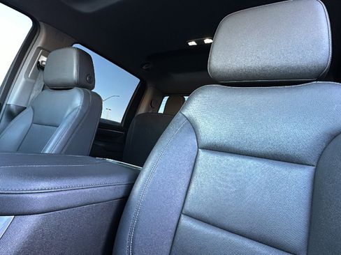 Used 2025 GMC Sierra 2500 SLT w/ SLT Premium Package image 11