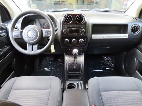 Used 2016 Jeep Compass Sport w/ Power Value Group FWD image 4