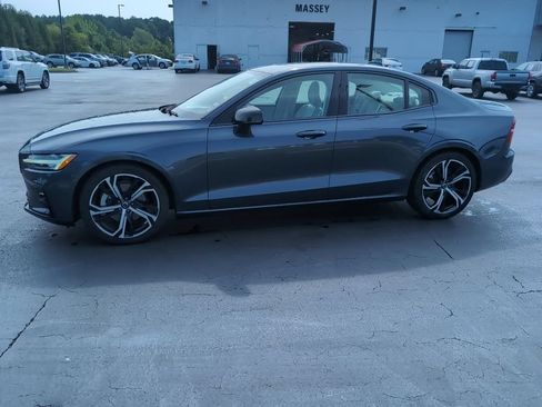 Used 2024 Volvo S60 B5 Plus FWD image 2