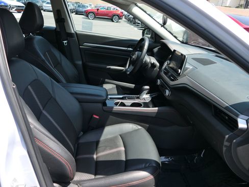 Used 2025 Nissan Altima 2.5 SR FWD image 26