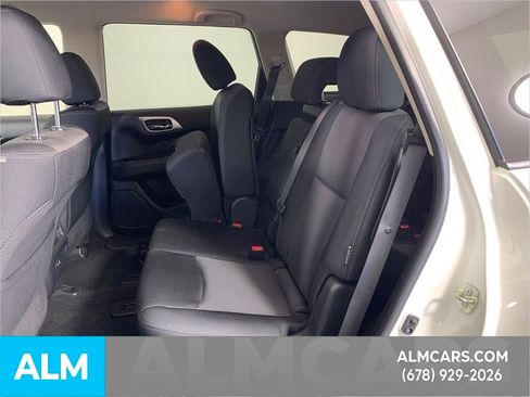 Used 2020 Nissan Pathfinder S image 27