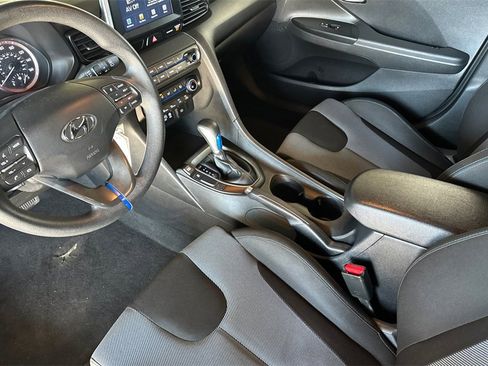 Used 2019 Hyundai Veloster 2.0 image 7