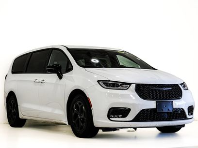 Used 2024 Chrysler Pacifica Limited