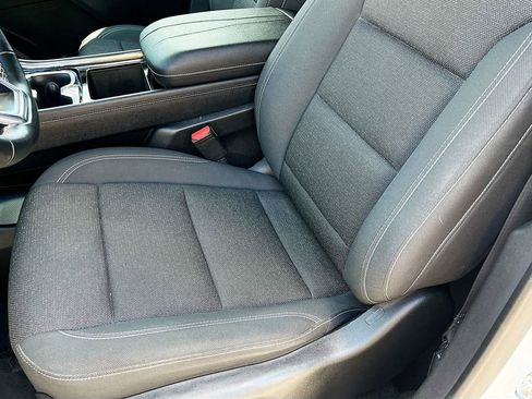 Used 2025 Chevrolet Traverse LT w/ Driver Confidence Package AWD/4WD image 19