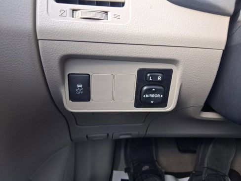 Used 2013 Toyota Corolla L image 28