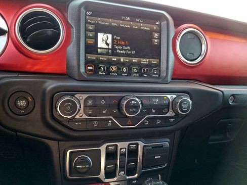 Used 2019 Jeep Wrangler Unlimited Rubicon AWD/4WD image 14