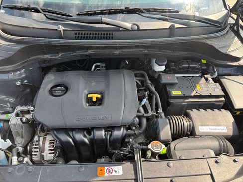 Used 2025 Kia Soul LX w/ LX Technology Package FWD image 30