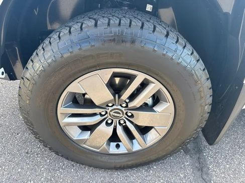Certified 2025 Nissan Frontier SV w/ SV Convenience Package AWD/4WD image 37