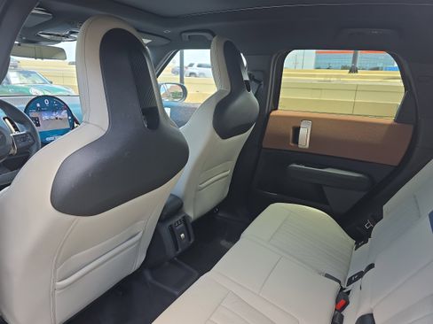 Used 2025 MINI Cooper Countryman S w/ Comfort Package Max image 13