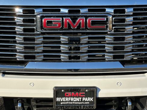 Used 2024 GMC Sierra 3500 Denali w/ Denali Reserve Package image 45