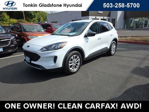 Used 2022 Ford Escape SE image 3