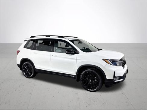 Used 2025 Honda Passport Black Edition image 4