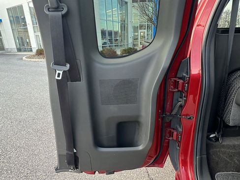 Used 2016 Nissan Frontier SV image 14