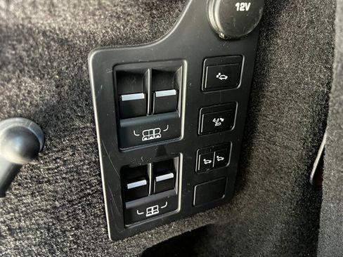 Used 2017 Land Rover Discovery HSE Luxury AWD/4WD image 30