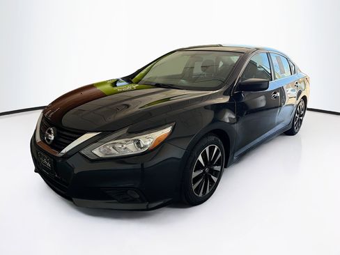 Used 2018 Nissan Altima 2.5 SV FWD image 3