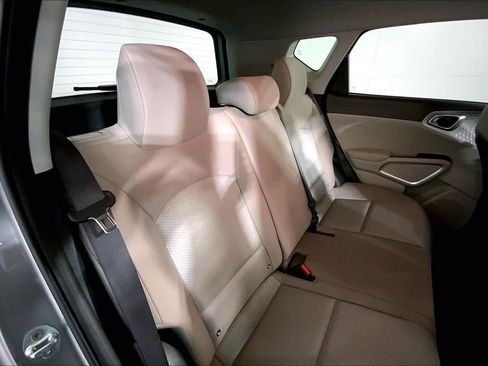 Certified 2025 Kia Soul LX w/ LX Technology Package FWD image 23