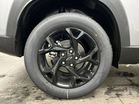 New 2026 Chevrolet Trax LT w/ Driver Confidence Package FWD image 30