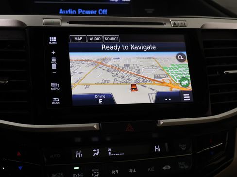 Used 2017 Honda Accord Touring image 7